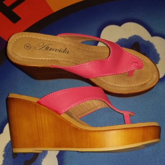 Wedges - Picture 2 of 8